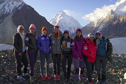 K2 70 - K2 70: Mina Bano, Samana Rahim, Nadeema Sahar, Federica Mingolla, Anna Torretta, Silvia Loreggian, Samina Baig e Cristina Piolini a Concordia, la prima visione del K2