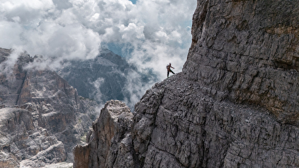 Dani Arnold, Simon Gietl, Dolomiti di Sesto, SextenDoloExtrem, Cima Una, Croda dei Toni, Cima Grande di Lavaredo - Cima Dodici - Croda dei Toni: Dani Arnold e Simon Gietl durante il loro progetto 'SextenDoloExtrem', ovvero Cima Una, Croda dei Toni, Cima Grande di Lavaredo in giornata il 09/08/2024