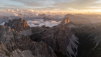 Dani Arnold, Simon Gietl, Dolomiti di Sesto, SextenDoloExtrem, Cima Una, Croda dei Toni, Cima Grande di Lavaredo - Dani Arnold e Simon Gietl durante il loro progetto 'SextenDoloExtrem', ovvero Cima Una, Croda dei Toni, Cima Grande di Lavaredo in giornata il 09/08/2024