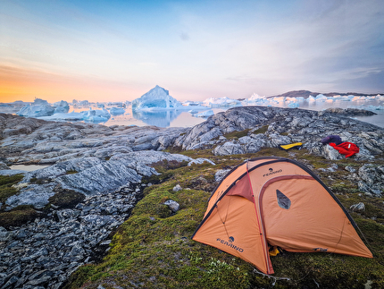Odissea Borealis, Greenland, Matteo Della Bordella, Alex Gammeter, Silvan Schüpbach, Symon Welfringer - Camping while making the first ascent of 'Odissea Borealis' on the NW Face of Drøneren in Greenland (Matteo Della Bordella, Alex Gammeter, Silvan Schüpbach, Symon Welfringer, summer 2024)