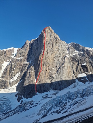 Odissea Borealis, Greenland, Matteo Della Bordella, Alex Gammeter, Silvan Schüpbach, Symon Welfringer - The route line of 'Odissea Borealis' on the NW Face of Drøneren in Greenland, first ascended by Matteo Della Bordella, Alex Gammeter, Silvan Schüpbach and Symon Welfringer in summer 2024