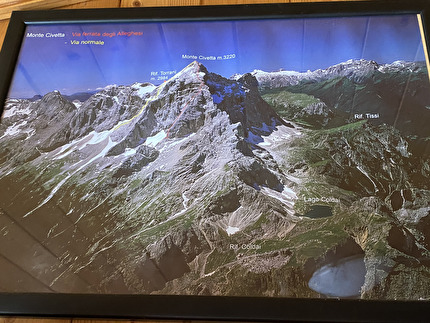 Civetta Dolomiti Via Normale - Una foto del Civetta e la via normale