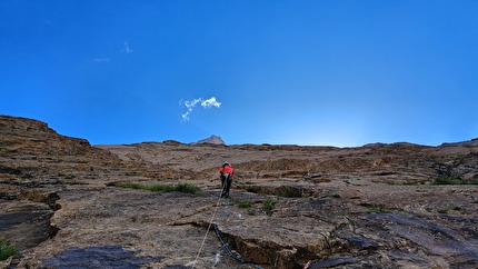 Pamir Pyramid, Karavshin valley, Ak-su, Pamir Alai, Kyrgyzstan, Papa Ionut, Alex Manoliu - Pamir Rainy Avenue on Pamir Pyramid, Karavshin, Ak-su (Papa Ionut, Alex Manoliu 07/2024): pitch 1