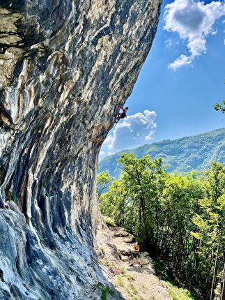 Val d'Astico arrampicata - Falesia Kugela nel Sole, Val d'Astico