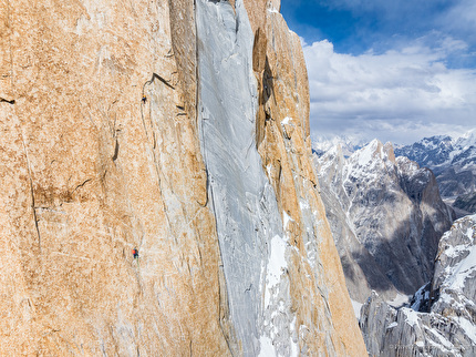 Grand Diedre Desplomando, Trango Tower - 'Amazing headwall with clear crack line leading to the top. Here, climbing P16 (7b+/6c+, A2). On the border of orange and grey rock leads another great crack line of 'Claire de Lune' that is perhaps better for free climbing.' Grand Diedre Desplomando, Trango Tower (Tomáš Buček, František Bulička, Martin Krasňanský, Michal Mikušinec, summer 2024)