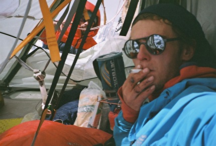 Grand Diedre Desplomando, Trango Tower - František Bulička and Tomáš Buček having a chill while climbing Grand Diedre Desplomando, Trango Tower (Tomáš Buček, František Bulička, Martin Krasňanský, Michal Mikušinec, summer 2024)
