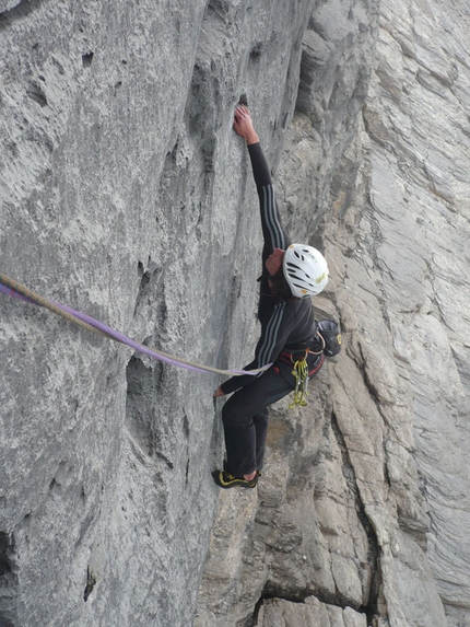 Baston la Baffe - Scheideggwettwerhorn - Matteo Della Bordella su Baston la Baffe, Scheideggwettwerhorn