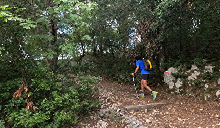Randonnée dei Simbruini, Monti Simbruini, Appennino - Randonnée dei Simbruini: da Subiaco il primo tratto dell’itinerario sale seguendo il sentiero che conduce ai monasteri benedettini