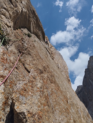 Ak-Su, Pamir Alay, Kirghizistan, Alessandra Prato, Camilla Reggio - L'apertura di L9 di 'Messy Dreamers' nella Ak-Su valley, Kirghizistan (Alessandra Prato, Camilla Reggio 08/2024