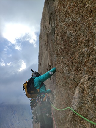 Ak-Su, Pamir Alay, Kirghizistan, Alessandra Prato, Camilla Reggio - L'apertura dell'ultimo tiro di 'Messy Dreamers' nella Ak-Su valley, Kirghizistan (Alessandra Prato, Camilla Reggio 08/2024