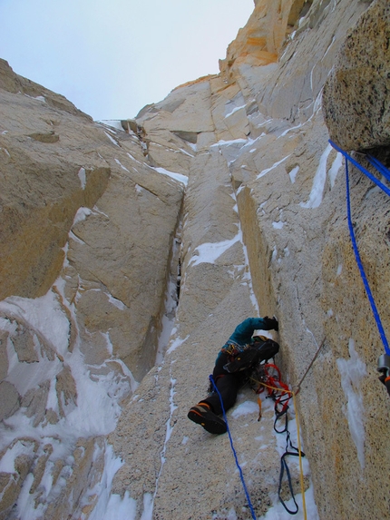 Patagonia - Fitz Roy Patagonia, tentativo di Michael Lerjen-Demjen e Jorge Ackermann, inverno 2012