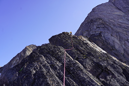 Innaarsuit, Greenland, Indie Fallowfield, Ben Kent, Chris Moore - Innaarsuit, Greenland: Chris Moore on the lead on the easier ridge section of ‘Baywatch’ 