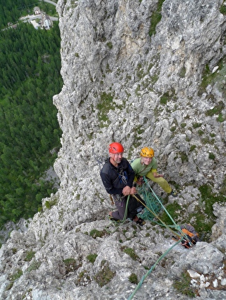 Coston d'Averau, Dolomites, Michal Coubal, Anna Coubalová, Martin Tučka - The first ascent of 'Hasta la vista' on Coston d'Averau, Dolomites (Michal Coubal, Anna Coubalová, Martin Tučka 08/08/2024)