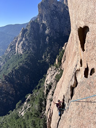 Bavella, Corsica, Jeef, Punta d'U Corbu - Priti Wright climbing 'Jeef' on Punta d'U Corbu, Bavella, Corsica, November 2024