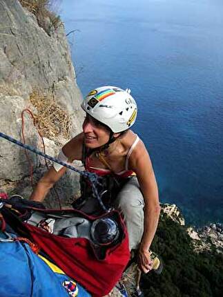 From Valle dell'Orco to Sardinia, Matteo Giglio, Anna Torretta - Anna Torretta making the first ascent of Issalada 'e purpos at Orronnoro in Sardinia