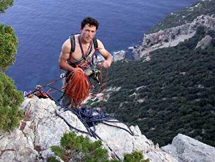 From Valle dell'Orco to Sardinia, Matteo Giglio, Anna Torretta - Matteo Giglio, preparing to descend off Issalada 'e purpos at Orronnoro in Sardegna