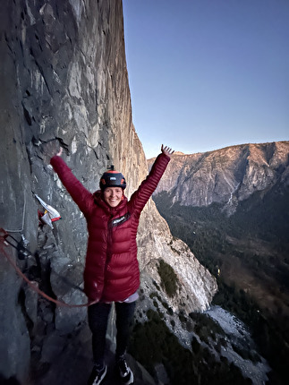 El Nino, El Capitan, Yosemite, Lara Neumeier, Nemuel Fuerle - Lara Neumeier e Nemuel Fuerle durante la ripetizione di 'El Niño' con la variante 'Pineapple Express' su El Capitan in Yosemite, novembre 2024