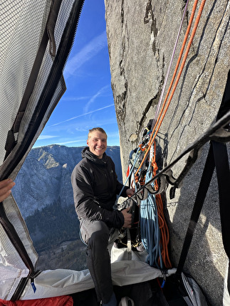 El Nino, El Capitan, Yosemite, Lara Neumeier, Nemuel Fuerle - Lara Neumeier e Nemuel Fuerle durante la ripetizione di 'El Niño' con la variante 'Pineapple Express' su El Capitan in Yosemite, novembre 2024