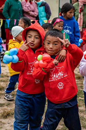 Nepal, Cala Cimenti, Erika Siffredi - L'inaugurazione della scuola in ricordo di Cala Cimenti a Pattale in Nepal, ottobre 2024