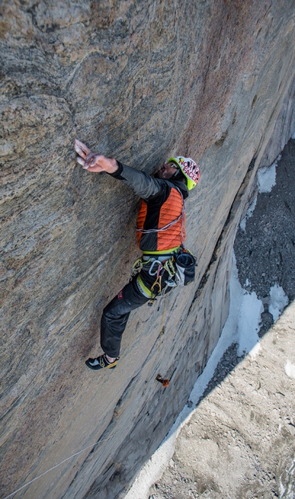 Baffin Island - Baffin Island 2012: Hansjörg Auer climbing The Door, Belly Tower East Face, Perfection Valley