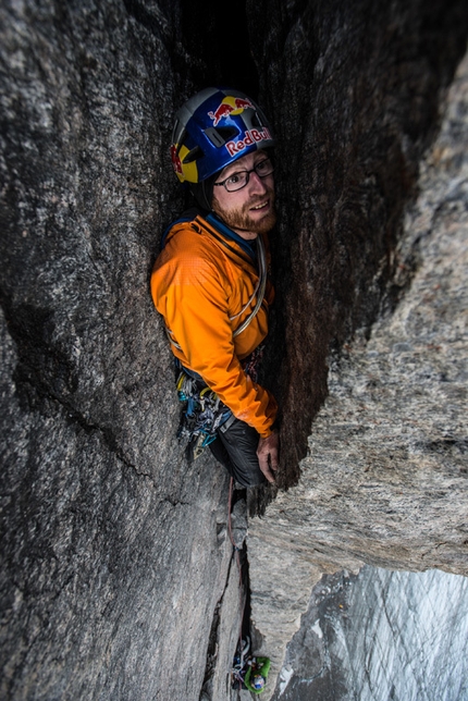 Baffin Island - Baffin Island 2012: Iker Pou battling with The Door