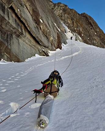 Petit Dru, Drus, Mont Blanc, Philippe Bruley, Amaury Fouillade, Baptiste Obino - The first ascent of 'Petit Pont' on the West Face of Petit Dru (Philippe Bruley, Amaury Fouillade, Baptiste Obino 26/12/2024 - 01/01/2025)