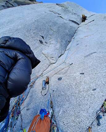 Petit Dru, Drus, Monte Bianco, Philippe Bruley, Amaury Fouillade, Baptiste Obino - L'apertura di 'Petit Pont' sulla Ovest del Petit Dru (Philippe Bruley, Amaury Fouillade, Baptiste Obino 26/12/2024 - 01/01/2025)
