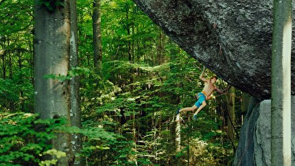Dylan Chuat sale Action Directe nel Frankenjura 