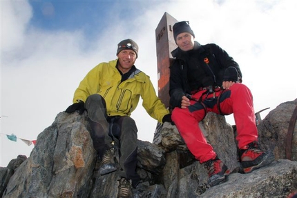 150° del Monte Disgrazia - Giordano Giumelli e Mario Vannuccini in vetta al Monte Disgrazia per il 150° anniversario della storica prima salita.