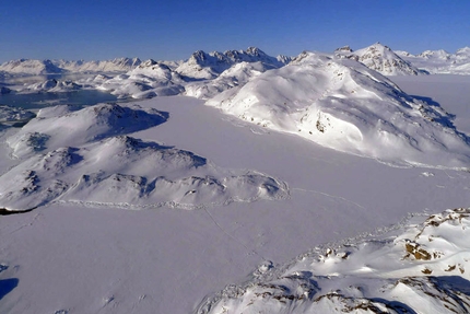 Parlare con le orecchie, Robert Peroni e la Terra degli Uomini il video