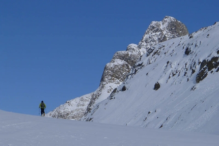 Parlare con le orecchie - Immagini dal video documentario di Alberto Sciamplicotti che ha per protagonisti la guida alpina altoatesina Robert Peroni, la Groenlandia e il popolo della Terra degli Uomini.