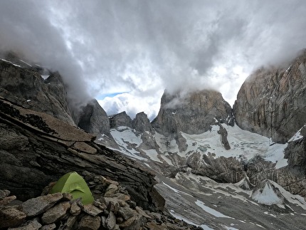 North Tower of Paine, Patagonia, Tasio Martin, Ibon Mendia - The first ascent of 'Erresistentziara Kondenatuak' on the east face of North Tower of Paine in Patagonia (Tasio Martin, Ibon Mendia 27/12/2025)