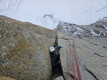 Aguja Mermoz, Patagonia, Tasio Martin, Ibon Mendia - The first ascent of 'Dardara' on the east face of Aguja Mermoz in Patagonia (Tasio Martin, Ibon Mendia 19/01/2025)