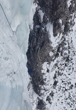 Sappada ice climbing - The first ascent of 'L’Orco non va mai in vacanza' in Valle di Enghe at Sappada (Gianni Dorigo, Samuel Straulino 22/01/2025)