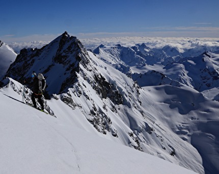 Mt Hamilton Nuova Zelanda, Clémence Cadario, Joe Collinson, George Millets, Jordan Raymon, Romain Sacchettini - La prima discesa della parete est di Mt Hamilton in Nuova Zelanda (Clémence Cadario, Joe Collinson, George Millets, Jordan Raymon, Romain Sacchettini 06/11/2024)