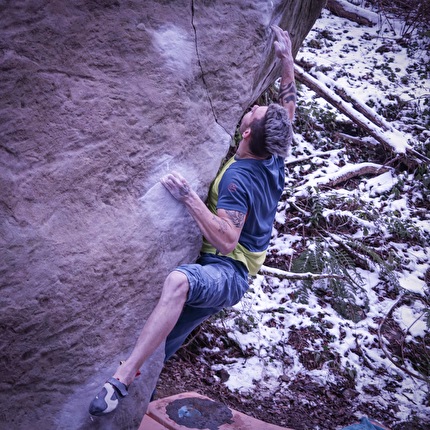 Elias Iagnemma - Elias Iagnemma making the first ascent of the boulder probelm 'The Big Slamm' (9A) at Tintorale in Abruzzo, Italy 