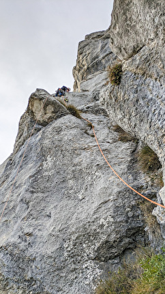 Torre Grigia del Monte Brento, Valle del Sarca, Cesare Lotti, Andrea Schiavo - L'apertura di 'Polvere di Stelle' alla Torre Grigia del Brento in Valle del Sarca (Cesare Lotti, Andrea Schiavo 10/2024)