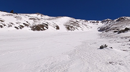 Monte Amaro Maiella scialpinismo - Monte Amaro Maiella: la Rava della Giumenta Bianca, la classica gita di scialpinismo della Maiella