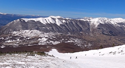 Monte Amaro Maiella scialpinismo - Monte Amaro Maiella: la Rava della Giumenta Bianca, la classica gita di scialpinismo della Maiella