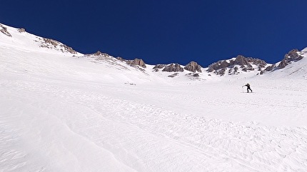 Monte Amaro Maiella scialpinismo - Monte Amaro Maiella: la Rava della Giumenta Bianca, la classica gita di scialpinismo della Maiella