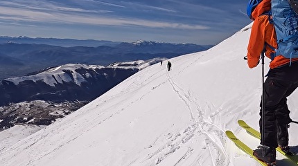 Monte Amaro Maiella scialpinismo - Monte Amaro Maiella: la Rava della Giumenta Bianca, la classica gita di scialpinismo della Maiella