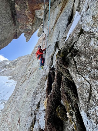 Sagwand, Valsertal, Austria, Simon Gietl, Martin Sieberer - The second winter ascent of 'Schiefer Riss' on Sagwand, Valsertal, Austria (Simon Gietl, Martin Sieberer 23-24/02/2025)