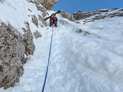 Monte Vigna Vaga, Valentino Cividini, Paolo Zenoni - L'apertura di ‘La Rampa Vaga’ al Monte Vigna Vaga, Alpi Orobie Bergamasche (Valentino Cividini, Paolo Zenoni 02/03/2025)