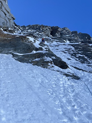 Cima Busazza, Presanella, Emanuele Andreozzi, Andrea Gremes - Emanuele Andreozzi in apertura del primo tiro della 'Via Teti' sulla parete nord della Cima Busazza (Emanuele Andreozzi, Andrea Gremes 04/03/2025)