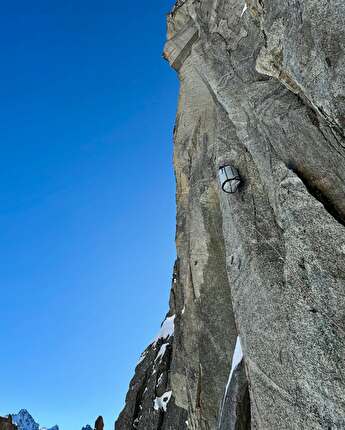 Dent du Requin, Mont Blanc, Tom Livingstone, Rob Smith - The first ascent of 'Shark Attack' on Dent du Requin in the Mont Blanc massif (Tom Livingstone, Rob Smith 4-6/03/2025)