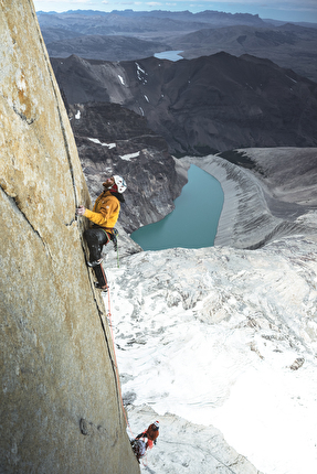 Reel Rock Riders on the Storm - Siebe Vanhee, Drew Smith, Nico Favresse e Sean Villanueva O’Driscoll su 'Riders on the Storm', Torres del Paine, Patagonia
