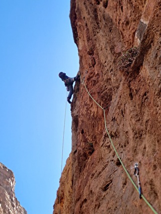 Morocco Taghia Gorge, Luca Caldini, Lorenzo Gadda - The first ascent of 'Testa o Croce' on Taoujdad in the Taghia Gorge, Morocco (Luca Caldini, Lorenzo Gadda 04/2024)