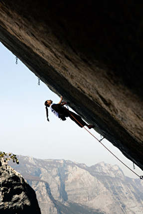 Brooke Raboutou - Brooke Raboutou sending 'Excalibur' (9b+) at Arco, Italy