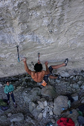 Lorenzo Bogliacino - Lorenzo Bogliacino libera 'Vivi si muore' (9a/+) alla Stazione in Val Tanaro