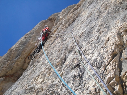 Gran Sasso, Corno Grande, vetta Occidentale, East face - Roberto Iannilli on pitch 3 of Compagni dai campi e dalle officine, Gran Sasso, Corno Grande, vetta Occidentale